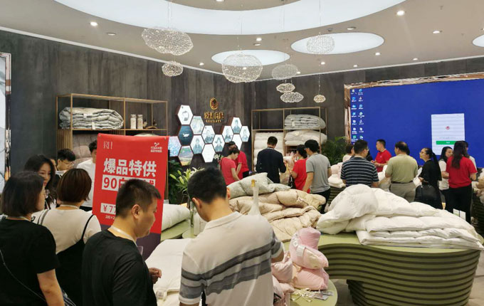 多地展會現(xiàn)場簽單！百聯(lián)憑什么“約”到服裝家紡用戶？